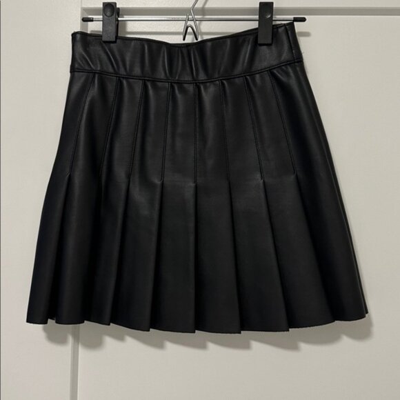 Abercrombie & Fitch Black Mini Skirt - Picture 2 of 3